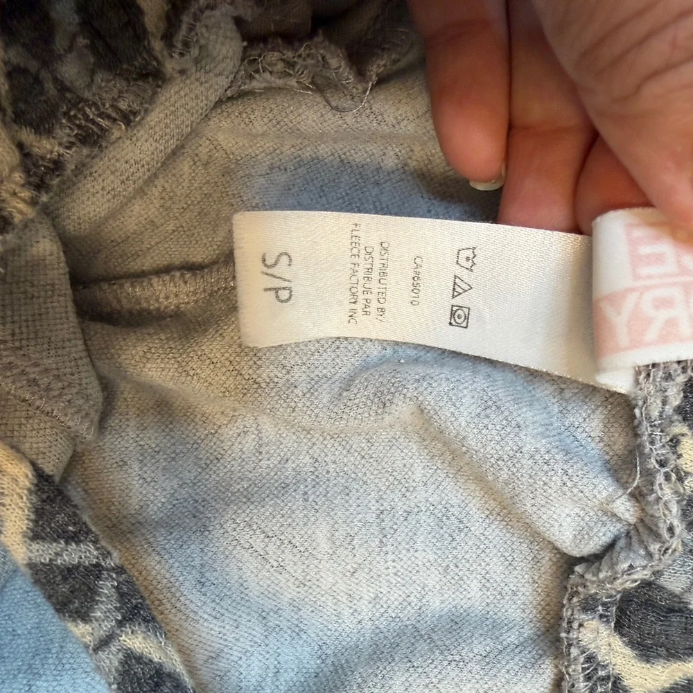 Fleece factory Diamond Pattern Knit Drawstring Shorts - Blue & Cream - Picture 7 of 8